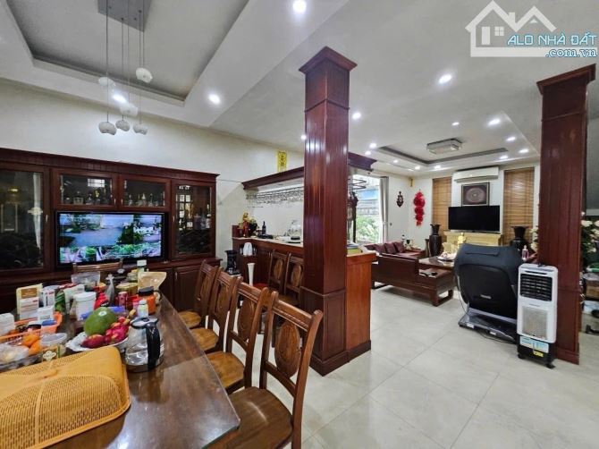 ĐẲNG CẤP BIỆT THỰ - VỈA HÈ - Ô TÔ TRÁNH - Ô GÓC - 3 MẶT THOÁNG - KINH DOANH - DÒNG TIỀN