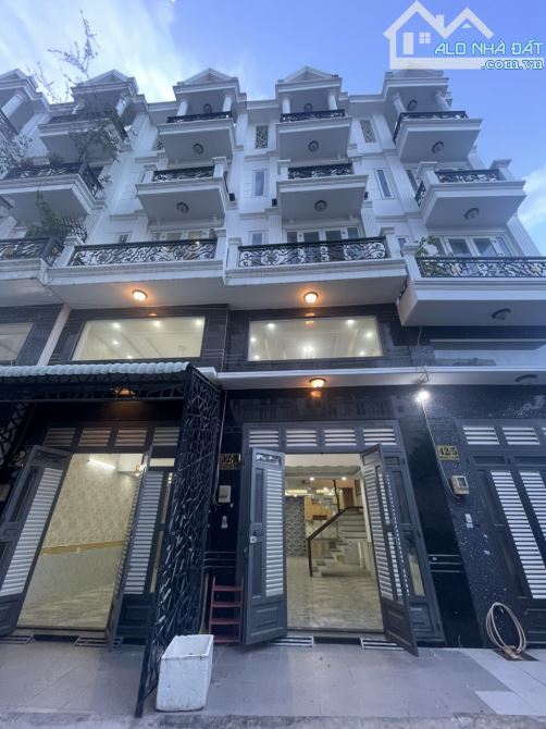 HXH Hoàng Bật Đạt, P.15, Tân Bình, nhà 4 lầu, 60m2 chỉ 7,2 tỷ
