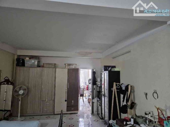 BÁN CHUNG CƯ CŨ QUẬN 4 50M2 GIÁ chỉ 2TY380