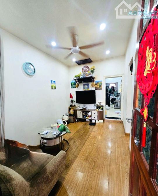 3 tỷ 680, vào ở ngay tập thể Quân Đội Lý Nam Đế, Hoàn Kiếm 55m² x 2 ngủ, hiếm.