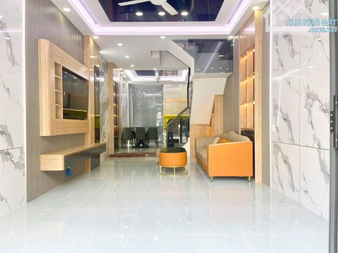 NHÀ NGỘP CẦN BÁN TẠI LÊ QUANG ĐỊNH 50M2 , 2 TỶ 930 , SỔ RIÊNG .