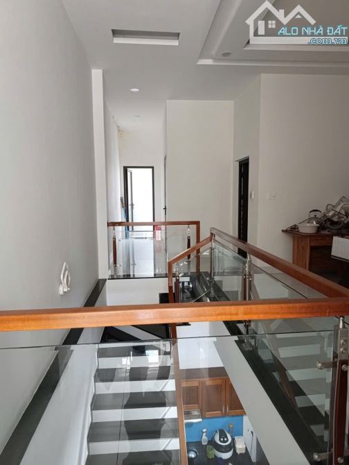 NHÀ ĐẸP HOÀ XUÂN - 100M2 - FULL NỘI THẤT - SÂN Ô TÔ - NHỈNH 7 TỶ