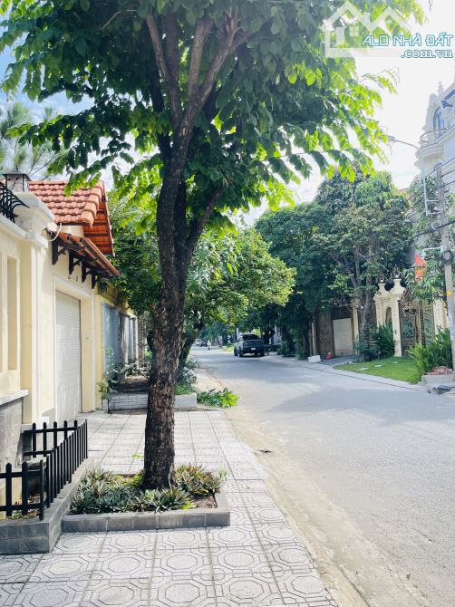 BIỆT THỰ CĂN GÓC 2MT- 1.000M SÀN - KDC VĨNH LỘC - SANG TRỌNG ĐẲNG CẤP