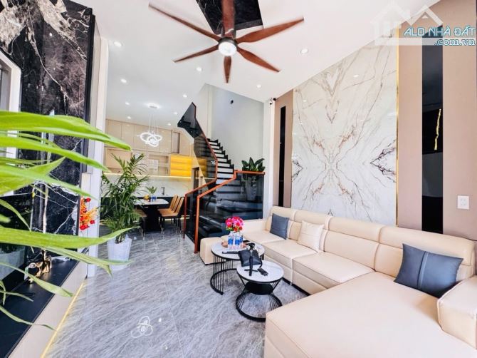 🏡 NHÀ 3 TẦNG MỚI HOÀN THIỆN – MẶT TIỀN ĐƯỜNG Ô TÔ – NGANG 7M HIẾM CÓ – KẸP KIỆT THOÁNG