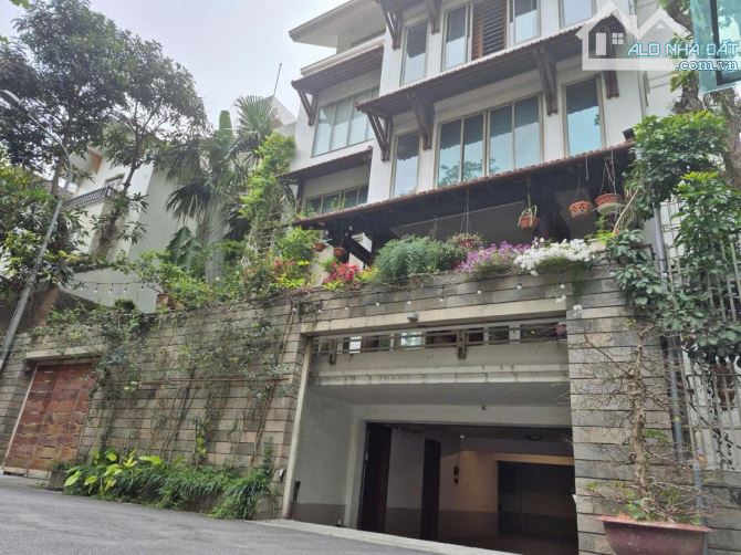 Biệt Thự 6 Tầng Gara Thang Máy Vườn Đào Tây Hồ 235m2 Mt15m Sát Hồ Cạnh Lotte View Vườn Hoa