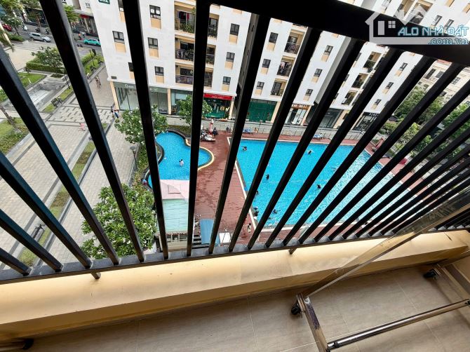 Tôi cần tiền bán gấp căn hộ CH2, Đường số 10, KDC Cityland, P10, Gò Vấp, view Hồ Bơi, 3PN.
