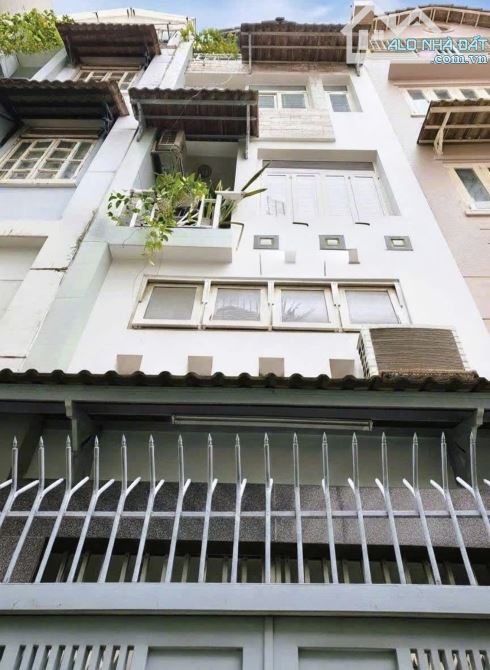 NHÀ MẶT TIỀN LÝ NAM ĐẾ, Q11 - (DT: 4,5m x 14m) - NHÀ 4 LẦU KIÊN CỐ - GIÁ CHỈ 4,15 TỶ