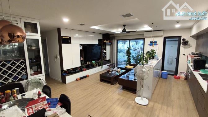 Bán CH 3N Chung Cư Kosmo Tây Hồ DT 104m Full NT View Hồ Tây SĐCC giá 11,7 tỷ căn góc