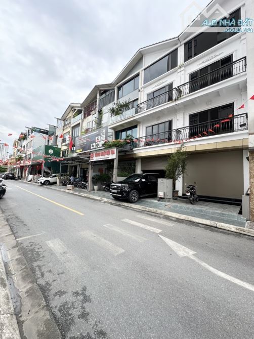 BÁN BIỆT THỰ LK HOÀNG MAI: 90M2 KHU PHÂN LÔ Ô TÔ VỈA HÈ - KINH DOANH -CHỈ 235TR/M2