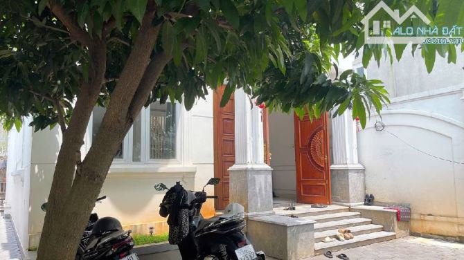 Bán Biệt Thự 2 tầng 220m2 đường VĨNH LỘC ,VĨNH LỘC A ,BÌNH CHÁNH chỉ 12,2 Tỷ