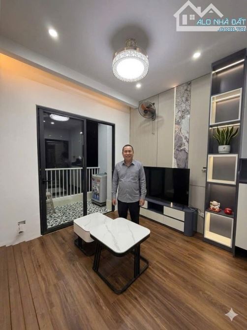 Chỉ 2,45 tỷ có căn hộ 1 phòng ngủ đủ nội thất KĐT Việt Hưng, 54 Nguyễn Văn Ninh, Long Biên