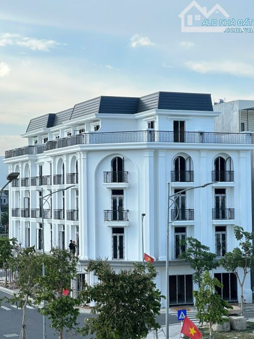 NHÀ PHỐ 5 TẦNG TRẦN PHÚ PHAN RANG ( Hàng F0 Sổ lâu dài )