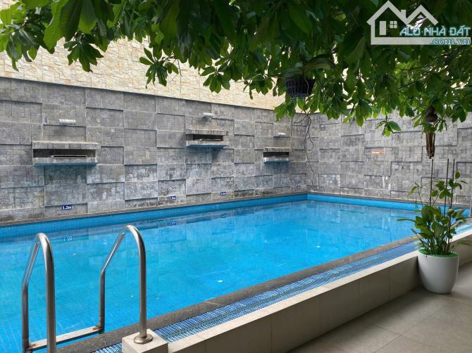*Bán Villa 3 tầng, hồ bơi, mặt tiền Lý Tự Trọng, Ngay TT sầm uất, dt 328m2, giá 31 Tỷ