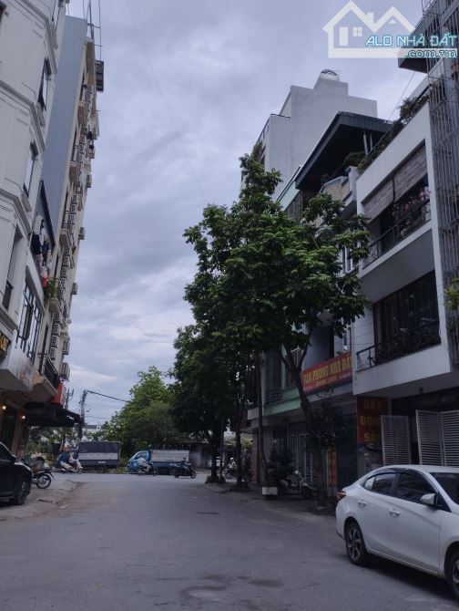 Liền kề Nam Xa La Ngay chân nhiều tòa chung cư KD 60m-5T-17 đồng