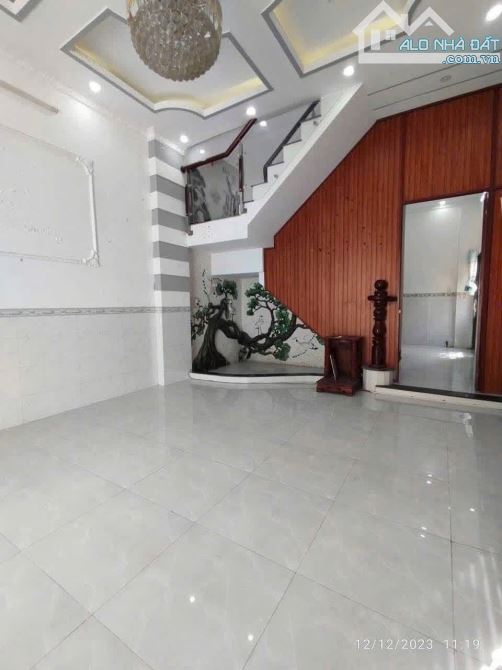 BÁN NHÀ GỐC 2 TẦNG TRỤC CHÍNH KHU DÂN CƯ 3A