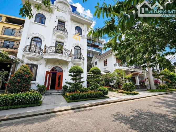 VILLA CAO CẤP KQH VIỆN NGHIÊN CỨU HẠT NHÂN. 216M2. 4 TẦNG. NỘI THẤT GỖ. GIÁ 28 TỶ