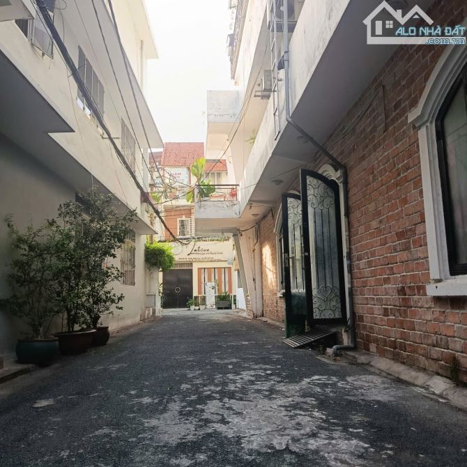 HẺM XE HƠI chỉ vài căn ra đường Lê Quang Định, Q.Bình Thạnh - BÁN GẤP nhà 3T x 64m2