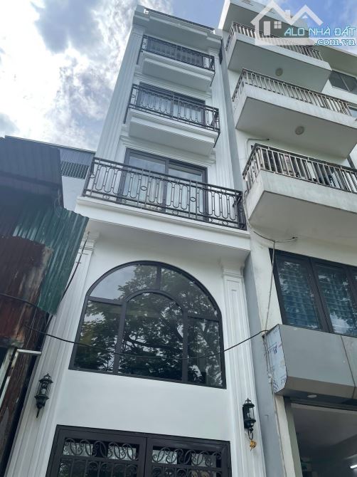 BÁN NHÀ ĐẠI LINH, ĐẲNG CẤP KO CÓ CĂN THỨ 2. VIEW HỒ, ĐƯỜNG Ô TÔ CHÁNH, NHÀ MỚI NHỈNH 10 TY