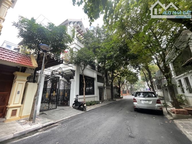 Biệt Thự Mỹ Đình 1 Sát Phố Hàm Nghi 136,5m2 Mt12,5m Đẹp Ở Ngay Giá Tốt Nhất 44,5 Tỷ
