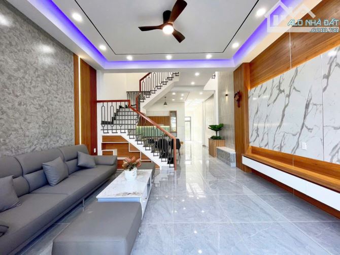 Chính Chủ Chuyển Công Tác Bán Nhà Trệt Lầu Xây Mới Ngay Gần Big C Tân Hiệp - 600 Triệu