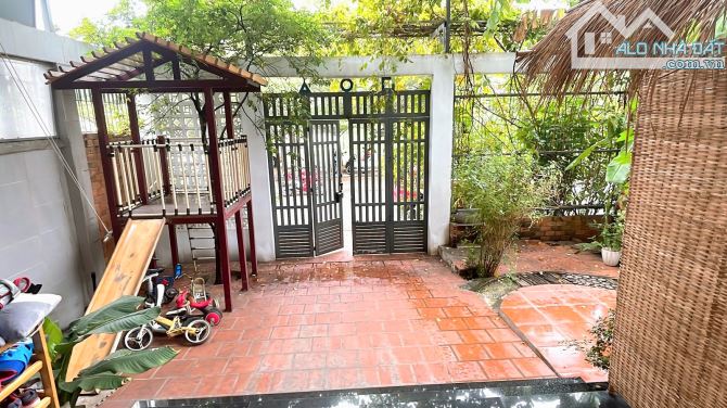 BÁN GẤP BIỆT THỰ VEN SÔNG HIỆP BÌNH CHÁNH , ĐỐI DIỆN CÔNG VIÊN 191M²(9*22) CHỈ 30T