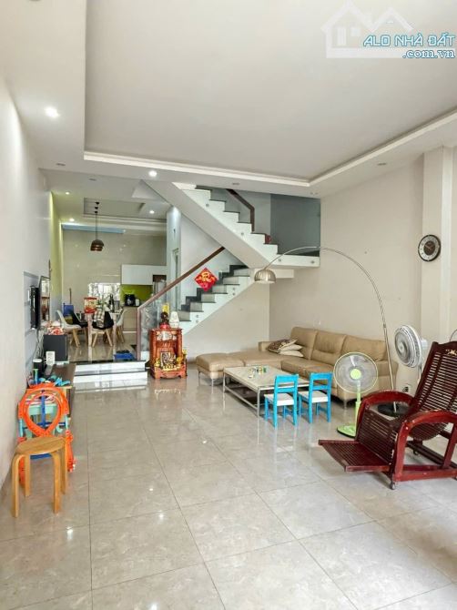 Bán nhà phố cao cấp khu gia viên Tân Hiệp