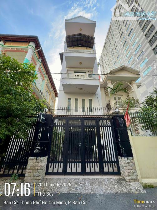 Bán GẤP nhà hẻm VIP 8m đường Võ Văn Tần (6x20m) vuông vức nhà đẹp đang cho thuê 29,9 tỷ