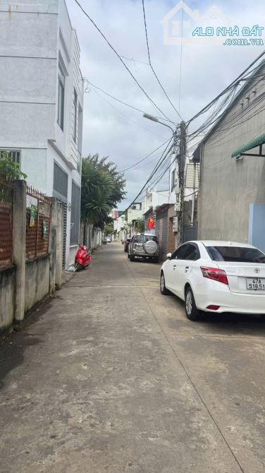 Thu nhập 8 triệu/tháng từ dãy trọ 7.3m mặt tiền Hẻm Nguyễn Viết Xuân, 4 tỷ x