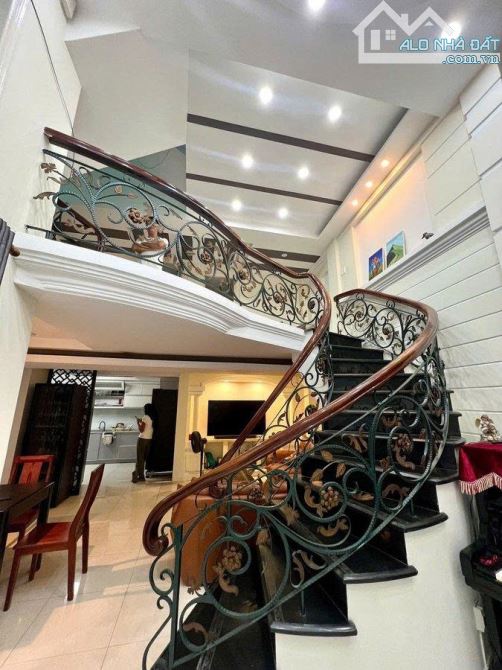 Quận 1 Đặng Dung Hạ Giá 2 tỷ. Ngang Vip 11m. 88m2 Giá 21 tỷ.