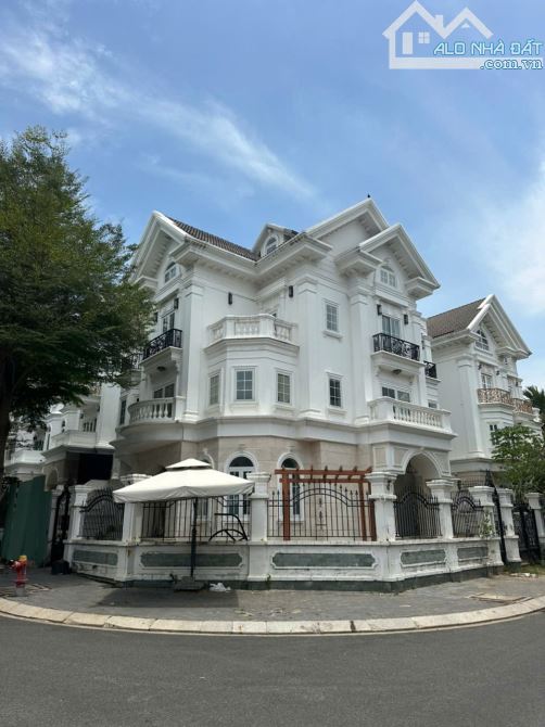 Bán Biệt Thự Góc 2 Mặt Tiền Khu Dân Cư CityLand Gò Vấp.DT:300m2.Giá 77 tỷ