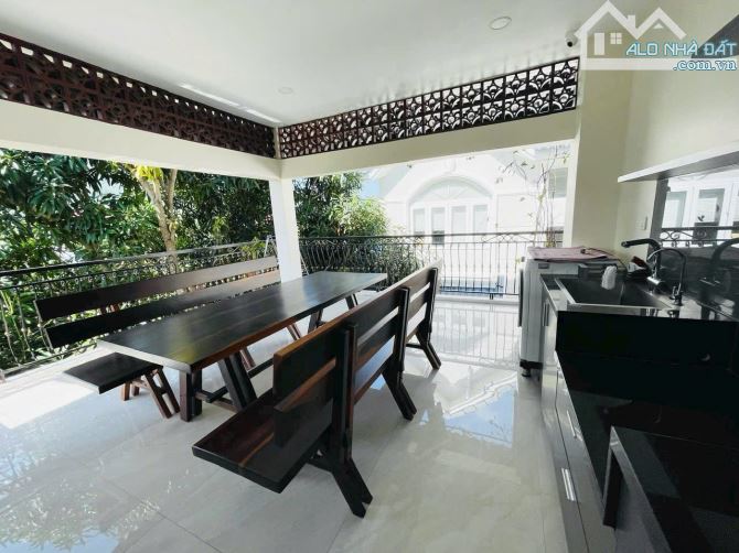 Bán biệt thự 3 tầng góc 2 mặt tiền tại KĐT biển An Viên - có thang máy