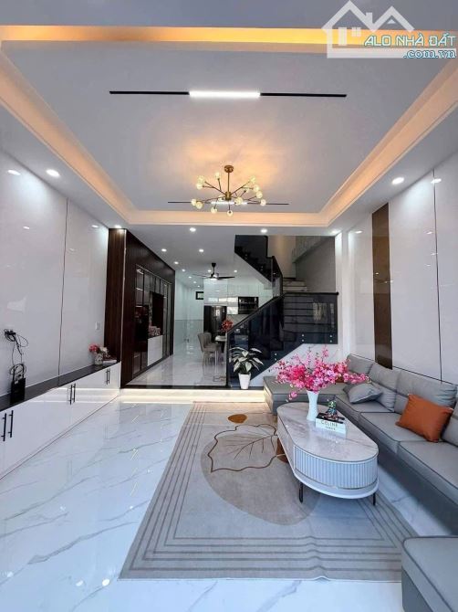 Bán Nhanh Căn Nguyễn Thái Sơn , Gò Vấp 60m2 , 2 tỷ 560 , Sổ hồng riêng .