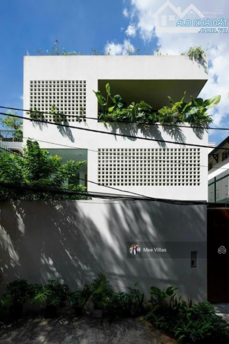 BÁN BIỆT THỰ ĐẸP TỐT NHẤT ĐƯỜNG NGUYỄN VĂN HƯỞNG THẢO ĐIỀN, 15X25M. DTCN:350M2 HẦM 3 TẦNG