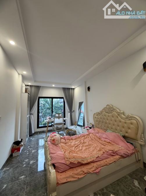 Bán nhà Ngọc Khánh 5 tầng thang máy, vỉa hè ô tô dừng đỗ, kinh doanh, văn phòng.