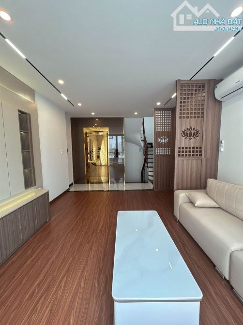 BÁN NHÀ VIỆT HƯNG 35M2- 7 TẦNG THANG MÁY- Ô TÔ TRÁNH ĐỖ- 13.x Tỷ