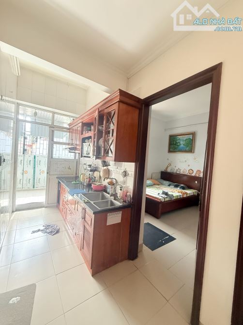 BÁN GẤP TẬP THỂ SIÊU RỘNG TẦNG 3 – NHÀ G, VĨNH PHÚC, BA ĐÌNH. 100M² – 3PN – 6,85 TỶ