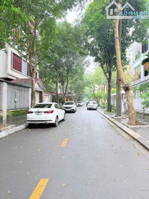 Biệt Thự Khu Nhà Ở Dương Đình Nghệ - Yên Hòa 253m2 Mt 22m Lô Góc Nở Hậu View Vườn Hoa