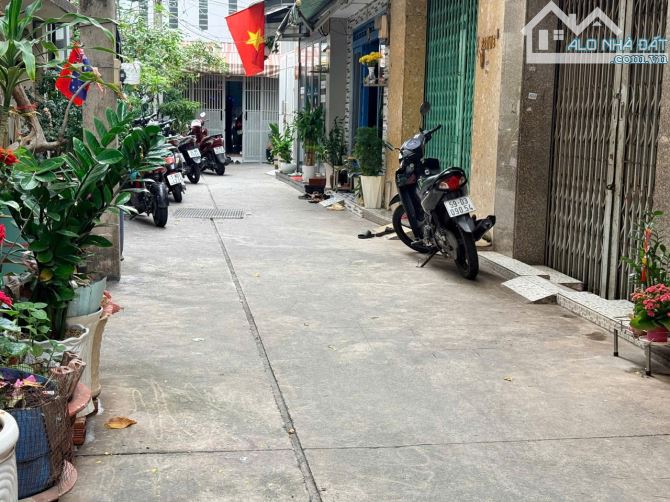 Bán Nhà Lạc Long Quân, Quận 11 – Gần Vòng Xoay Ông Ích Khiêm , Nhỉnh 5 Tỷ