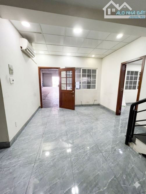 BÁN XƯỞNG MẶT TIỀN QUỐC LỘ 1A 505M2 NGANG 15M THU NHẬP 50 TR/TH CHỈ 8.8 TỶ