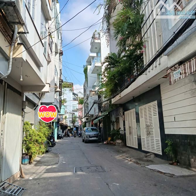 ** HIẾM * hẻm 4,7m, XE HƠI đậu cửa thông ra đường Phan Đình Phùng. Nhà 3T x 48,2 m²
