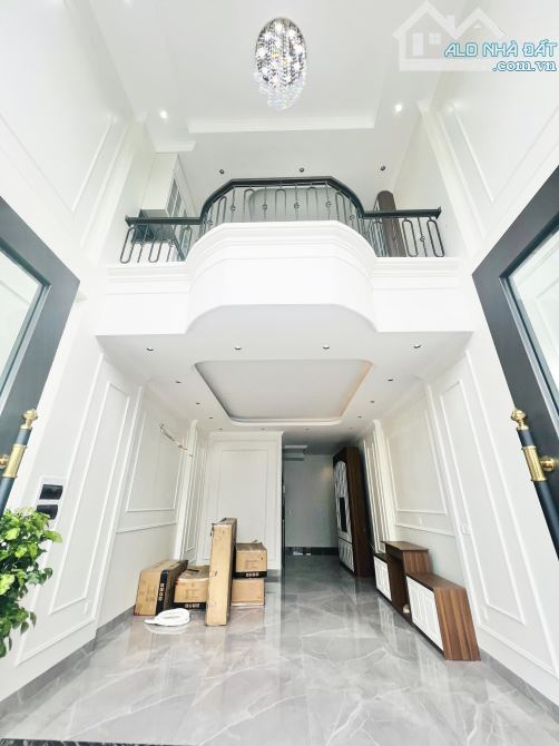 Bán nhà 5 tầng thang máy tại Tái Định Cư Kiến Thiết, Sở Dầu, Hồng Bàng giá 7,x tỷ