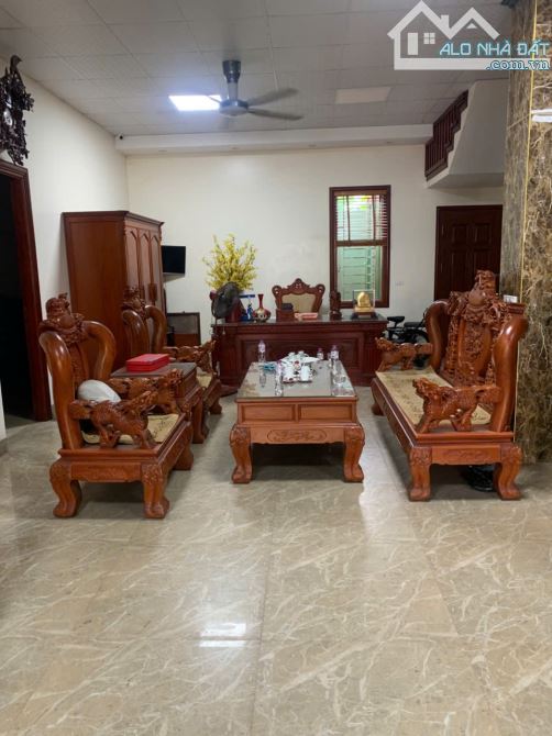 BÁN BIỆT THỰ ĐƯỜNG LẠC LONG QUÂN – MT 12M. S=231M. GIÁ 45.5 TỶ