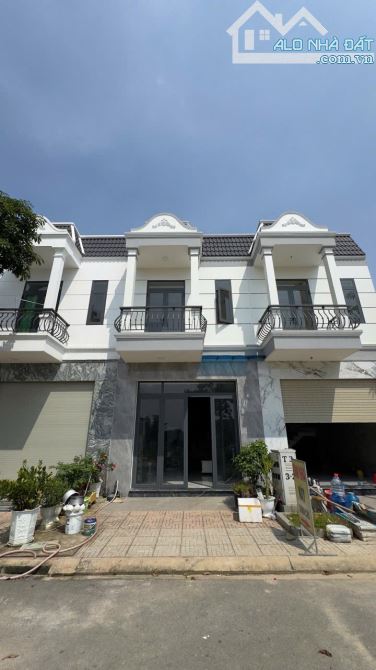 CHỈ CẦN THANH TOÁN 𝟕𝟎𝟎𝑻𝒓𝒊𝒆̣̂𝒖 sở hữu ngay nhà 1 trệt 1 lầu Full nội thất