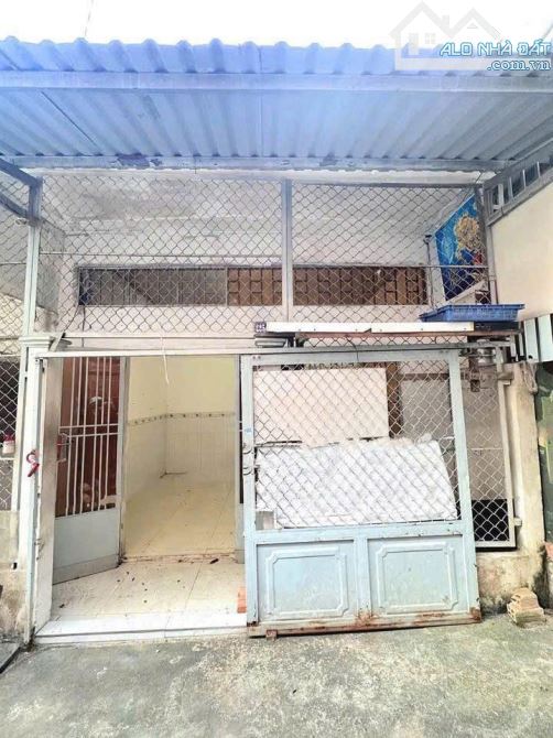 Siêu Phẩm CHủ Cần Bán Căn nhà Nát ngay Tân Hiệp 6 Hóc Môn Sổ Riêng 94m2 Không Phát Sinh