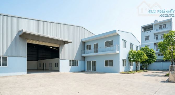 BÁN NHÀ XƯỞNG 2 TẦNG TỈNH LỘ 10 NGANG BỀ THẾ 27M 1300M2 DÒNG TIỀN 6000 TR/N