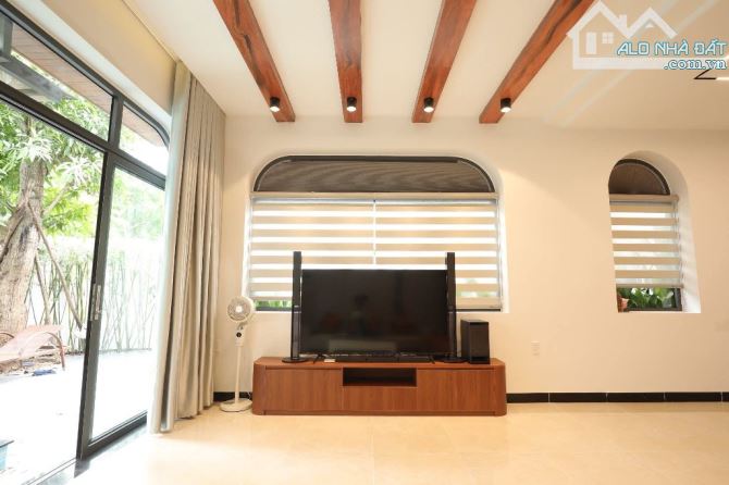 Vila đẳng cấp Khuê Mỹ,lô góc cực đẹp,sát biển,giá hợp lý
