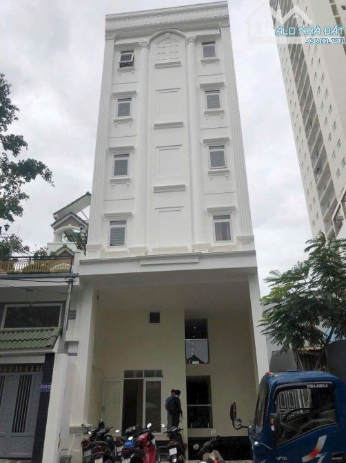 Bán nhà mặt phố tại đường Lê Đại Hành, Phường Cẩm Lệ, TP Đà Nẵng - Giá chỉ 12,5 tỷ, cho 15
