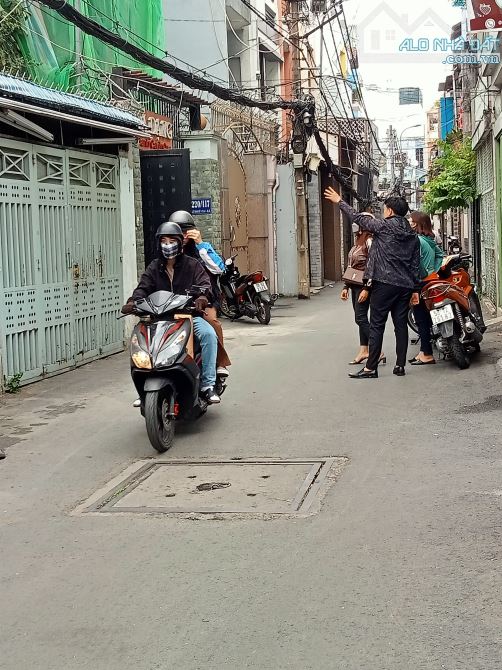 HẺM 6,5M. PHAN ĐĂNG LƯU. F3. PHÚ NHUẬN. DT: 5x20m. CN: 100m. Sổ vuông.KC 3 T. Giá 10,8 tỷ