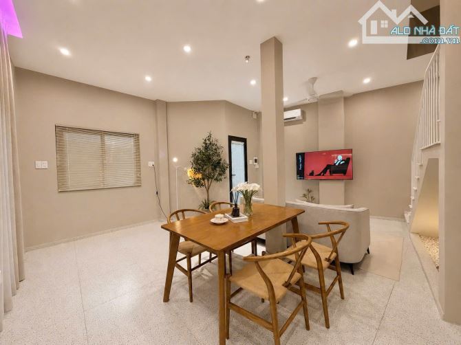 SIÊU PHẨM HOMESTAY GIỮA LÒNG THÀNH PHỐ - NHÀ CỰC ĐẸP NGANG 6M ĐƯỜNG VÕ VĂN TẦN