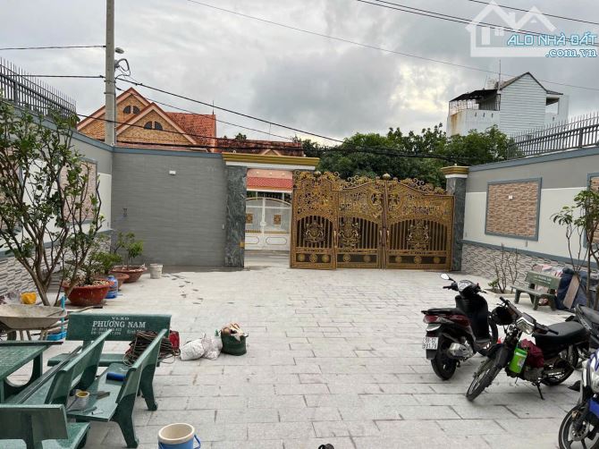 Xưởng Bán Full Thổ Cư Ấp Đình 2 - Lê Thị Hà DT 12 x 45m Giá 26 Tỷ